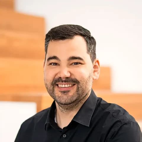Portrait Tobias Degen