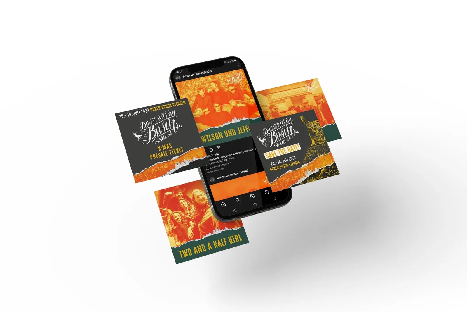 Social-Media-Motive und Tickets des Festivals „Da ist was im Busch“ in Orange und Dunkelgrün, dazu ein Smartphone mit dem Kanal.