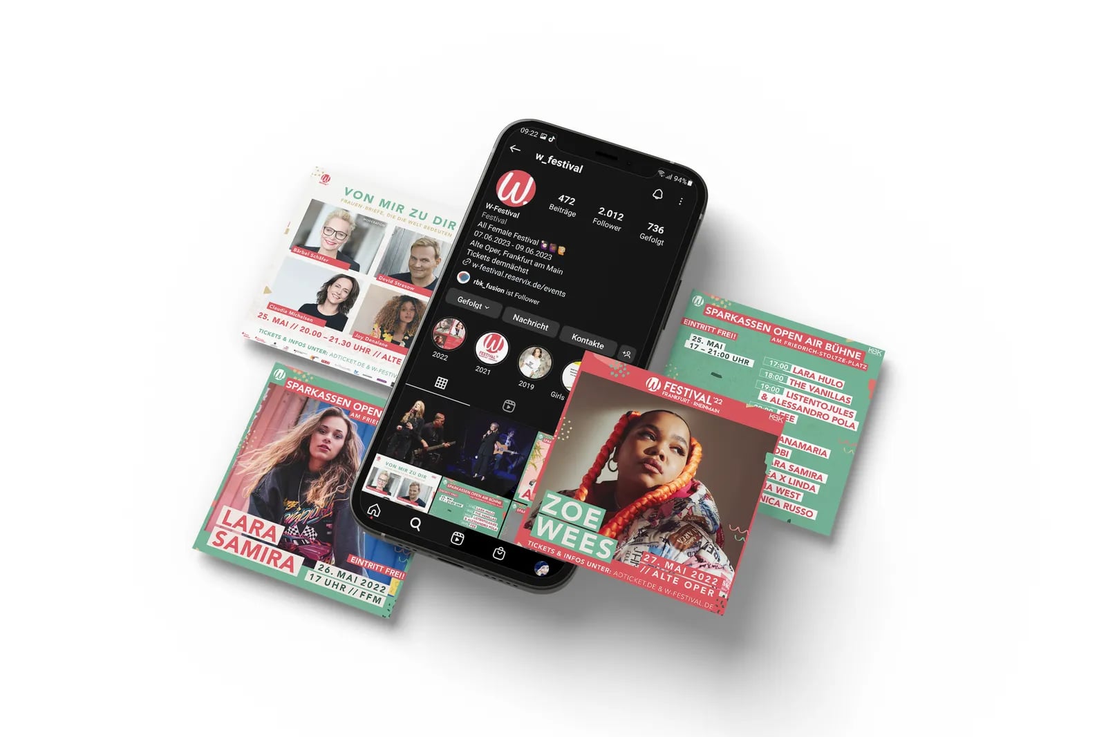Instagram-Auftritt des W-Festivals auf einem Smartphone, umgeben von den Ankündigungsmotiven der Künstlerinnen.